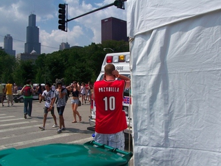 Illustration for article titled Look At These Fucking Hoopsters At Lollapalooza: Part Two